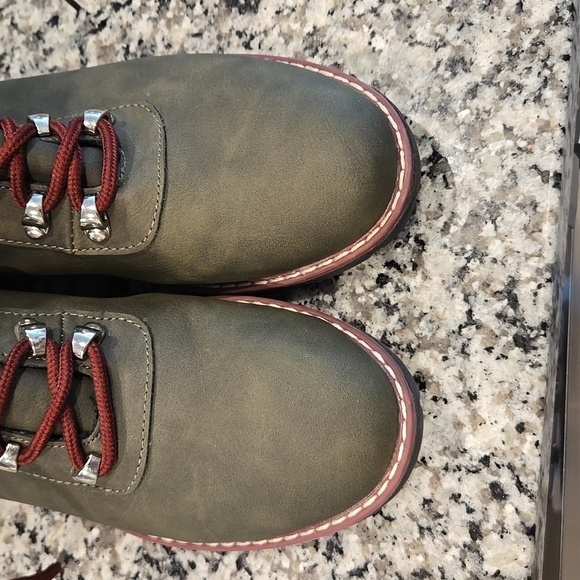 NAUTICA PHOENIX HIKING ANKLE BOOTS. OLIVE GREEN W/ BURGANDY LACES. SIZE 7.5 - Picture 4 of 7